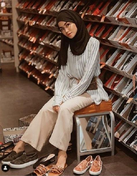 Gaya Hijab Stripe Ala Selebgram Yang Bikin Kamu Makin Fresh Model My