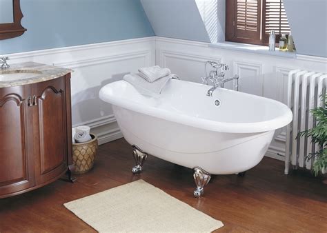 These types of tubs are generally constructed. Favorite bathtub! | Clawfoot tub, Old fashioned bathtub, Home