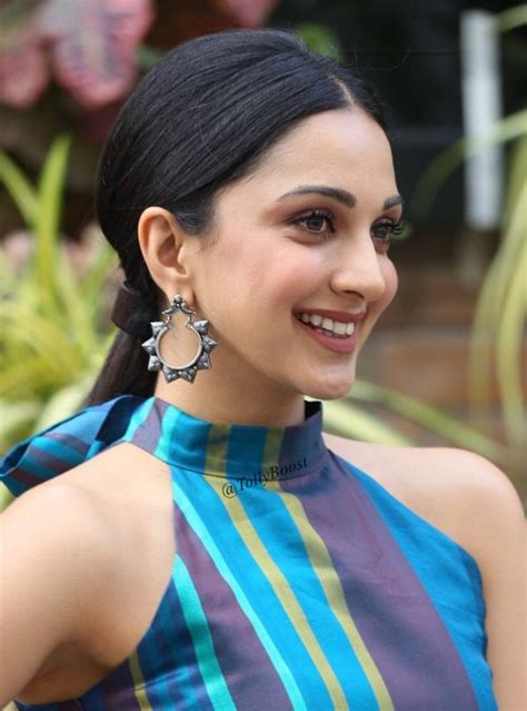 Beautiful Indian Girl Kiara Advani Face Closeup Gallery