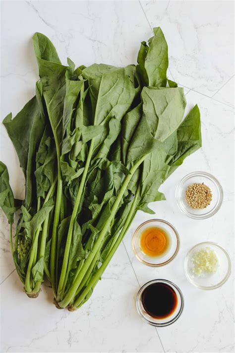 Korean Spinach Side Dish (Sigeumchi-namul) - Okonomi Kitchen
