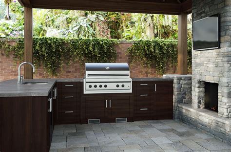 On average, expect an outdoor kitchen to cost between $40 and $130 a square foot. Costco WeatherStrong | Outdoor Cabinetry in 2020 ...