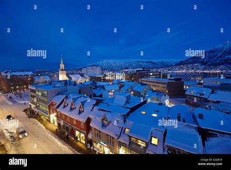 Noruega Troms Tromso Ciudad En Invierno Por La Noche Fotografía De