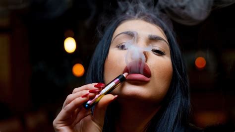 British Guardian Flavored E Cigarettes Help Smokers Quit Cigarettes Vape Observation