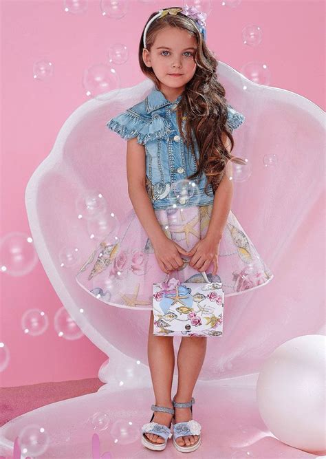 Alalosha Vogue Enfants Must Have Of The Day The Maritime Theme By