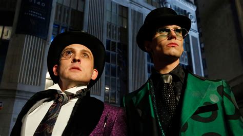 Gotham Finale Recap Fox Show Hinged On Cops And Crooks Not Batman