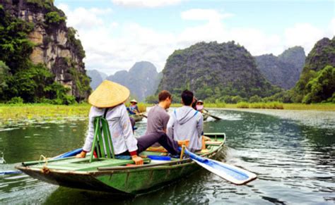 Vietnamese Enjoy High End Tours At Surprisingly Low Fees