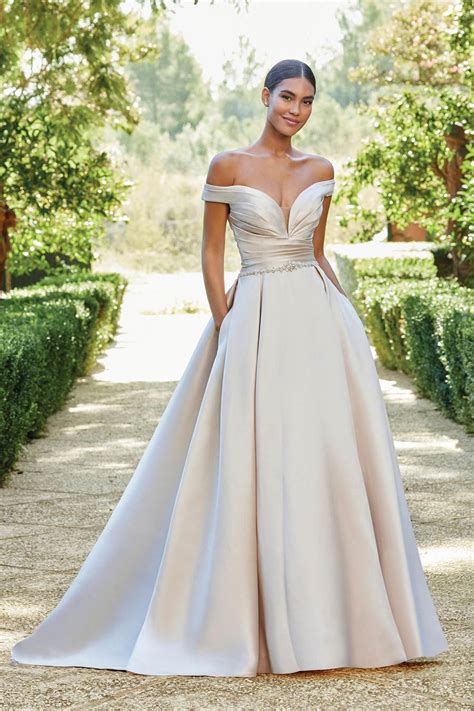 Schönes wunderschönes hochzeitskleid von sincerity. aktuelle Brautmoden Kollektion von Sincerity - Mein ...
