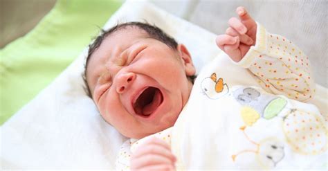 Penyebab Dan Cara Menenangkan Bayi Yang Menangis Di Malam Hari