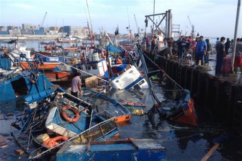 Un poderoso terremoto de magnitud 8,3 ha golpeado la costa de chile, causando varios muertos y heridos, la destrucción de edificios y la evacuación de un millón de personas. En fotos, efectos del terremoto en Chile | Cubadebate