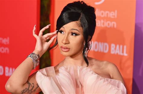 Cardi B Says Her Dms Are Flooded But Heres Why Shes Staying Single