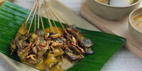 Berikut ini adalah 5 makanan tradisional suku minangkabau sumatera barat. 21 Makanan Khas Sumatera Barat Selain Rendang, yang Siap Bikin Kamu Ketagihan | Diadona.id
