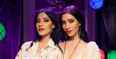 Their style has changed over the years from pop rock, to dance and electro. The Veronicas seront de retour la semaine prochaine ...