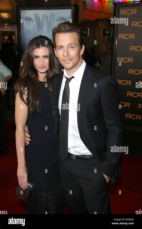 Sean Patrick Flanery And Wife Wife Lauren Flanery Hi Res Stock