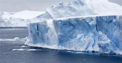 The Largest Iceberg In The World Just Broke Off From Antarctica Cbs News