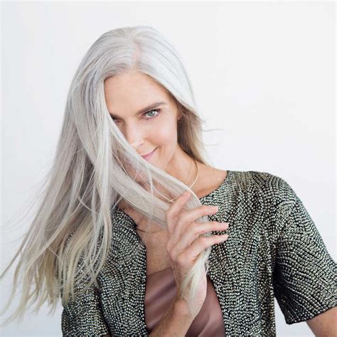 What You Can Learn From Women Who Embrace Their Gray Hair Blndn