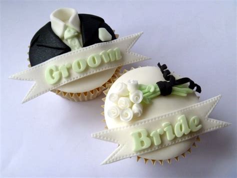 Bride And Groom Wedding Cupcakes Wedding Cake Bride Civil Wedding