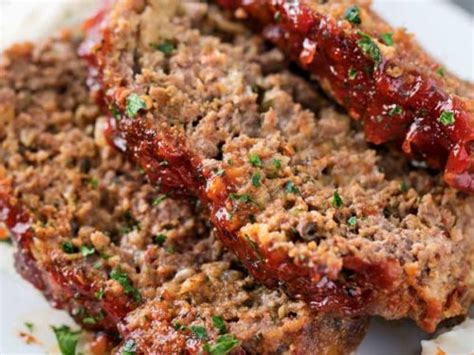 Cooking a 2lb meatloaf in the oven at 350 degrees f takes 1 hour and 30 minutes depending on how well done you like your meatloaf. 2 Lb Meatloaf At 375 - Place in oven for 35 to 40 minutes, or until meat is cooked all the way ...
