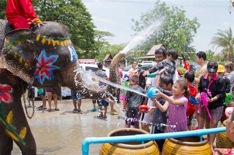 celebrating songkran traditions and festivities