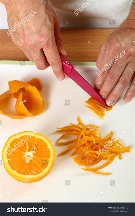 To begin with, you must understand the role played by orange zest (fragrance, acidity, or both). How To's Wiki 88: How To Zest An Orange In Strips
