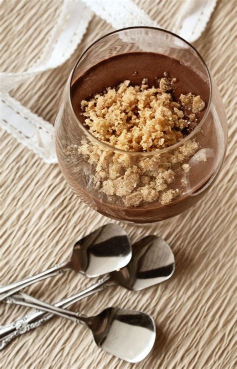 Spoon the nutella mousse on top of the dark chocolate mousse layer when you see it has set. 10 minute dark chocolate frangelico mousse | Mousse ...