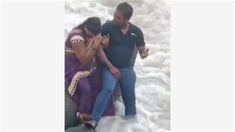 Caught On Cam Mumbai Woman Drowns In Sea While Taking Pic Oneindia News