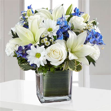 Online Blue And White Blooms Vase T Delivery In Singapore Fnp