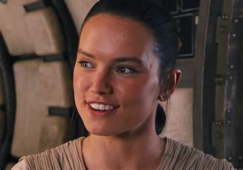 Daisy Ridley On The Set Of Star Wars Episode Vii The Force Awakens