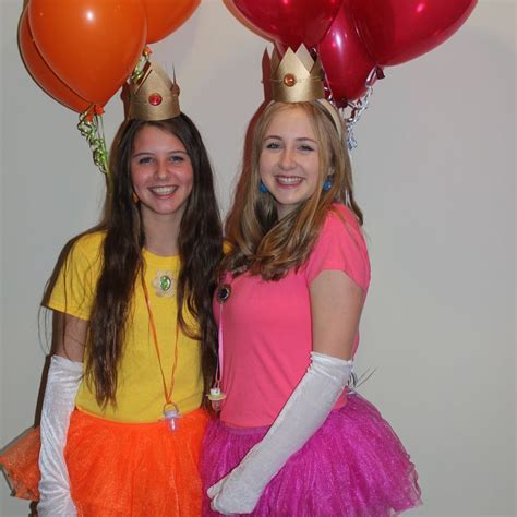 Create the perfect princess peach costume. Princess Peach and Princess Daisy halloween costumes. (With images) | Daisy costume diy, Daisy ...