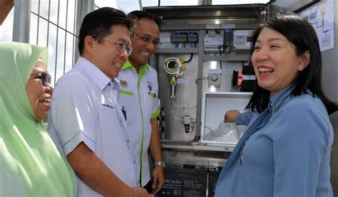 Yeo bee yin, malaysia's minister of energy, science, technology, environment and climate change (mestecc), shares. Pasir Gudang pertama dilengkapi sistem amaran pencemaran ...