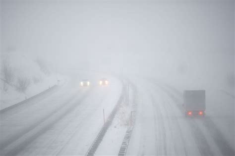 Heavy Snowfall And Freezing Temperatures Hit Europe Der Spiegel