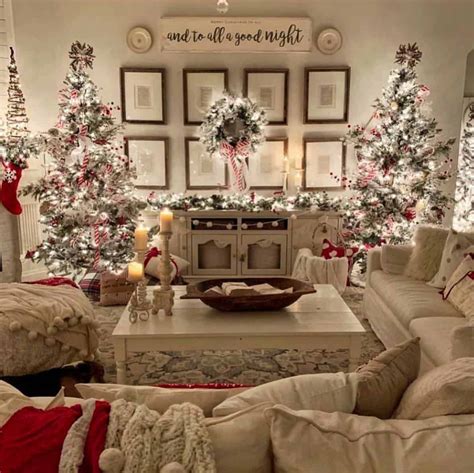 30 Cozy And Wonderful Rustic Farmhouse Christmas Decorating Ideas
