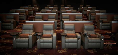 Golden screen cinemas zostało założone w 1987 roku pod nazwą golden communications circuit, jako spółka joint venture pomiędzy golden harvest z hongkongu a malezyjskim konglomeratem ppb group , z których ta ostatnia zarządzała niewielkim zestawem malezyjskich kin dzierżawionych od. 4 Luxury Cinema Halls in Malaysia Perfect For Special ...