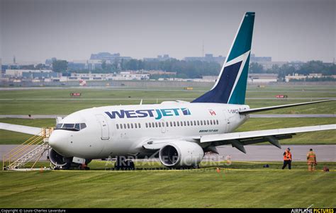 C-GWCT - WestJet Airlines Boeing 737-600 at Montreal - Pierre Elliott ...