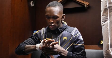 Ufc S Israel Adesanya Arrested Accused Of Possessing Brass Knuckles At