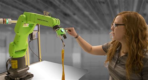 Fanuc America Demonstrates Collaborative Robot For Education At 2018