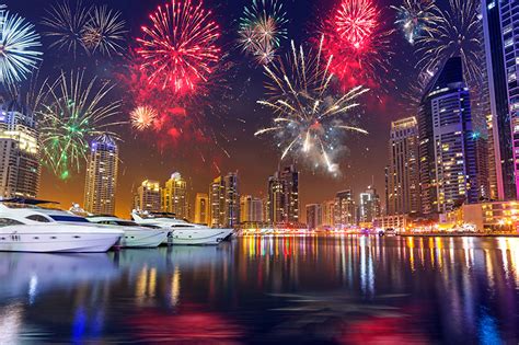 壁紙，杜拜，阿拉伯联合酋长国，摩天大樓，新年，码头，烟花，晚上，城市，下载，照片