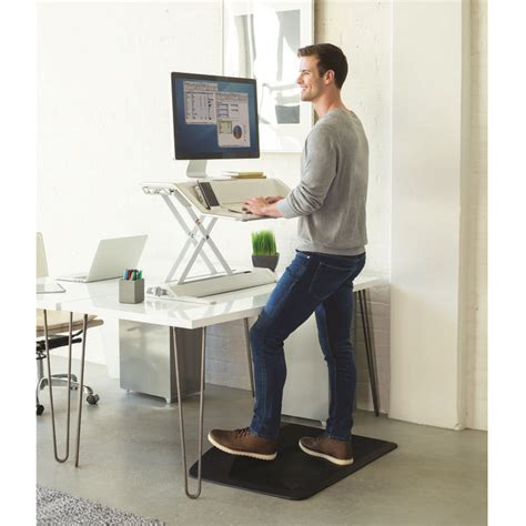 5 Surprising Health Benefits Of Standing Desks That You Might Not Know