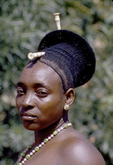 Femme Mangbetu Faces Of The World Beauté Africaine Coiffure