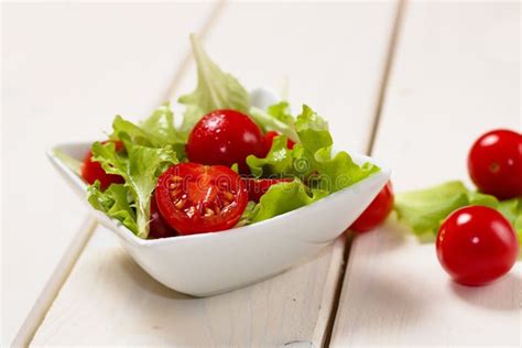 Small Bowl Of Lettuce And Tomato Salad Stock Image Image Of Healthy
