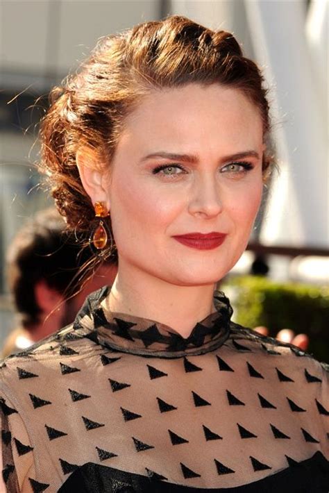 Emily Deschanel Pictures In An Infinite Scroll 48 Pictures