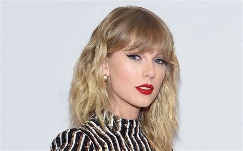 Photos Taylor Swift Celebrates Her 30th Birthday At Iheartradios Z100
