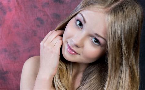 blonde girl green eyes model face jeff milton wallpaper 147099 2560x1600px on