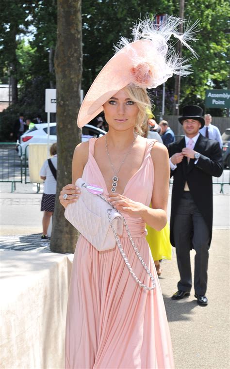 Royal Ascot Women Ascot Royal Celebrities 2007 Hat Bbc Spotted Wearing