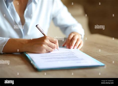 Signing Contract Bank Hi Res Stock Photography And Images Alamy