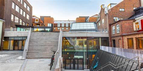 From wikimedia commons, the free media repository. Kalvskinnet Campus - NTNU