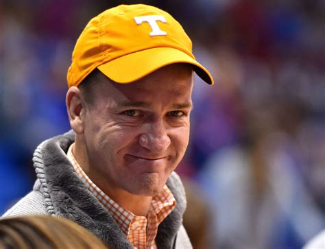 Peyton Manning Drops In On Tennessee Class Wjhl Tri Cities News