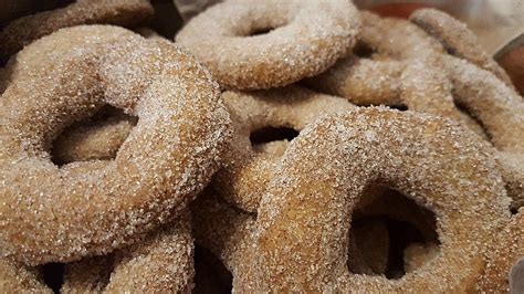 Vanillekipferl an austrian christmas cookie. Cinnamon Rings - Austrian German Christmas Cookies ...