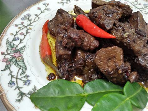 Ibadah qurban merupakan amalan yang sangat dituntut dalam islam. Dunia CMelor: Hati Lembu Goreng Pedas Cara Cik Melor