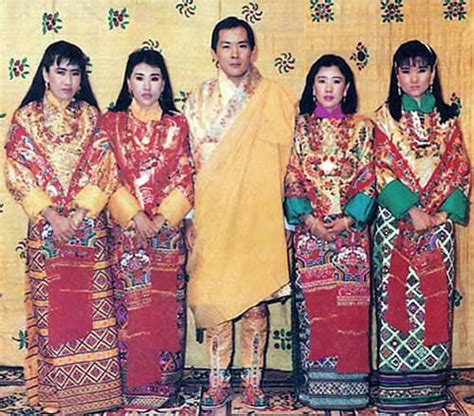 the king of bhutan with his four new wives who were also sisters 1979 r oldschoolcool