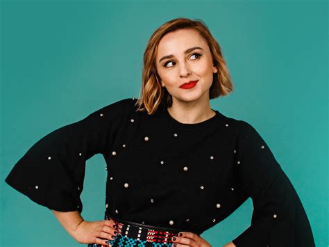 Meet Hannah Witton A Sex And Relationships Youtuber With A Stoma Bag